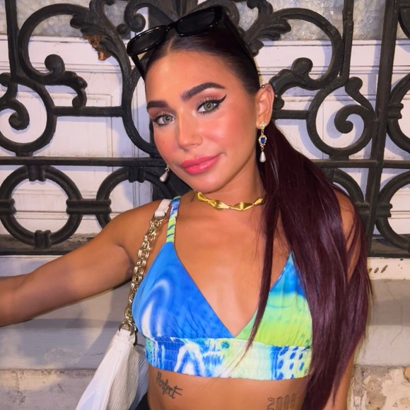 Meet your Posher, Allie - Picture 3 of 4